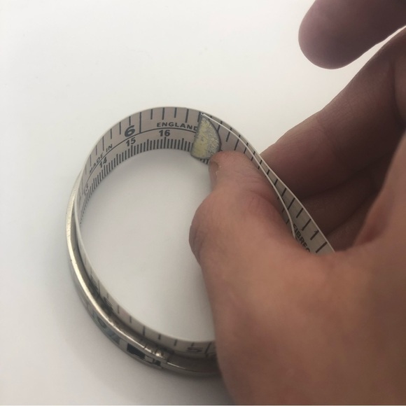 VTG Sterling Silver & Abalone Inlay Pinch Bracelet 6.6” / 2.1” Diameter - Picture 9 of 10